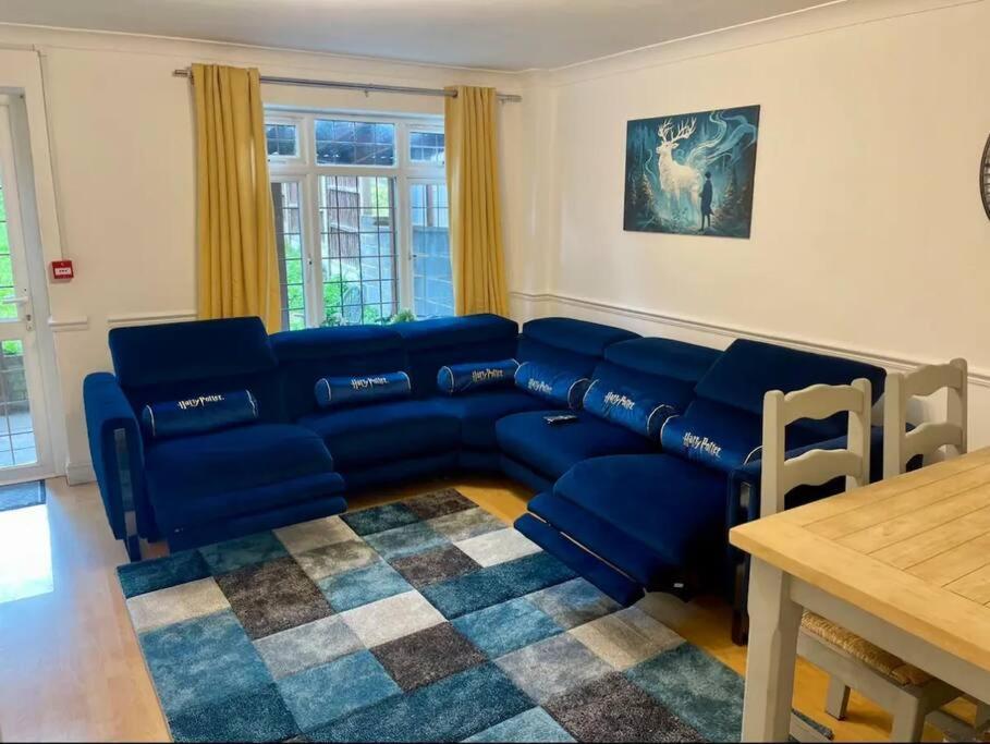 Spacious 5 Bedroom House- Harry Potter World & London Holiday home Watford (Hertfordshire)