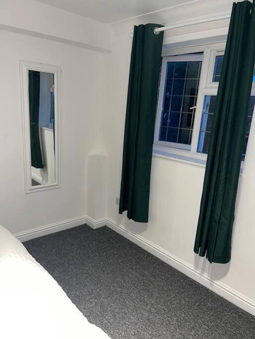Spacious 5 Bedroom House- Harry Potter World & London Watford (Hertfordshire)